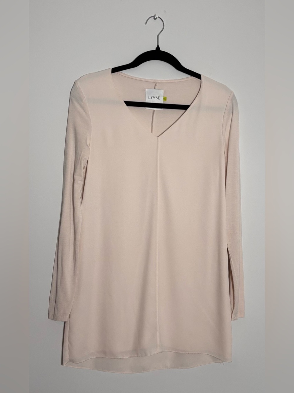 Lyssé Long Sleeve V-Neck Tunic Blouse Size XS Blush Beige Office Minimalist